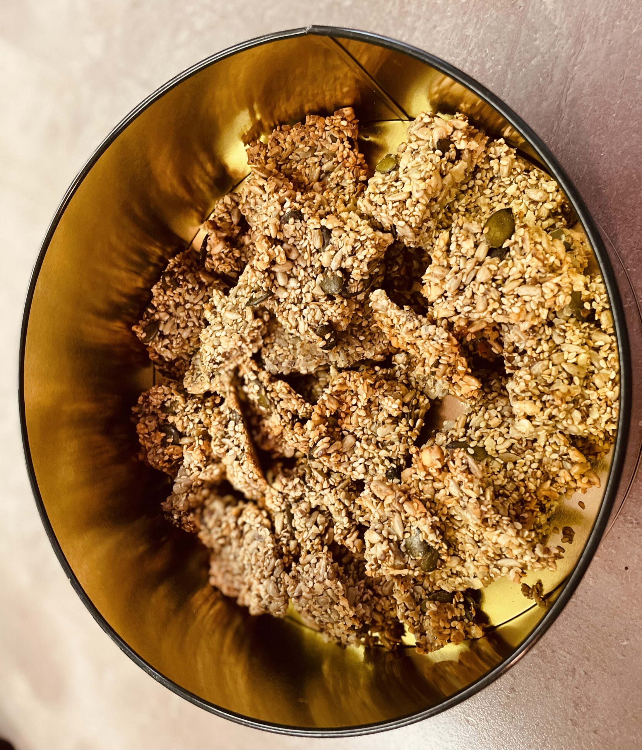 Sesam-Kerne Cracker Low Carb